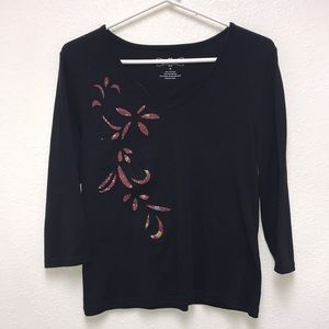 Crystal Kobe Women’s Medium Black 3/4 Sleeve Pullover V-Neck Floral Accent Top